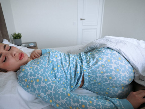 KiloVideos presents: My whore step mom wakes me up in the best way she knows!